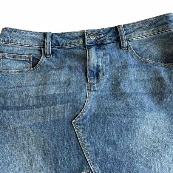 Cello Jeans Mini Skirt Large Blue Raw Hem Light Wash Distressed Whiskered - Picture 2 of 12